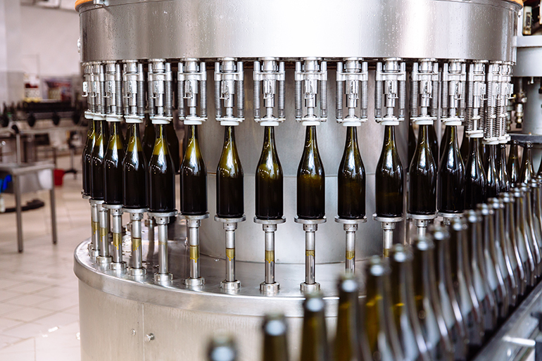 AdobeStock_230123945-beverage-production