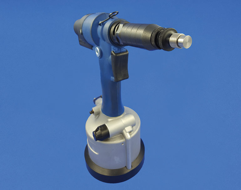 With the simple hydraulic-pneumatic installation tooling, using its spin-pull technology, the operator simply presents the plug to the tooling, sensors automatically spin the plug onto the mandrel and automatically stop once engaged properly until ready to insert into hole for sealing.