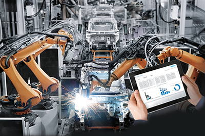 Festo has developed an Industry 4.0 predictive maintenance system that reduces downtime in servopneumatic welding guns by 25%. Already used in more than 2,500 welding gun robots at a leading car manufacturer, the technology is now available to other automotive suppliers and metalworking operations, as well as in the food industry where predictive maintenance – in the future with artificial intelligence – ensures that process deviations are detected in good time, maintenance is optimized and energy is saved.