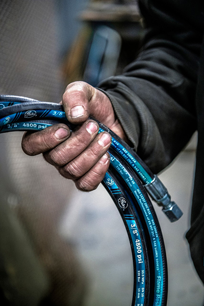 Smart crimpers simplify the crimping process, thus allowing technicians to make more hose assemblies quickly and efficiently, with less mistakes.