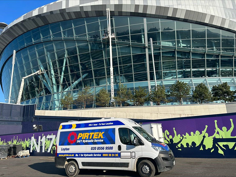 Pirtekvhydraulics in stadiums Spursy